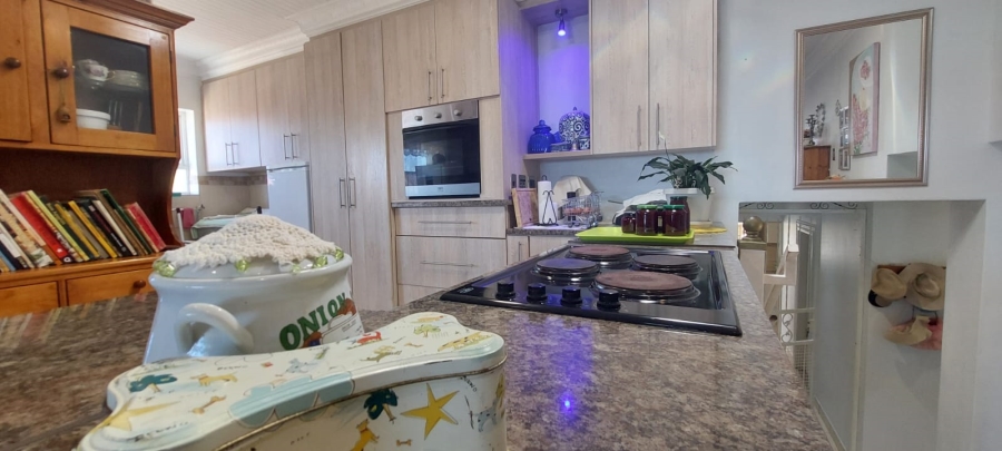 4 Bedroom Property for Sale in Wavecrest Eastern Cape